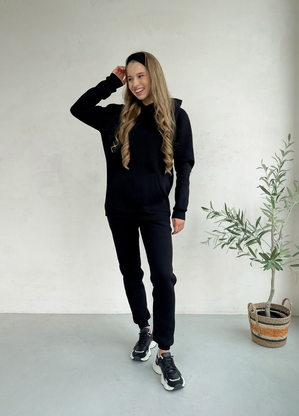 Купити Теплий зимовий жіночий спортивний костюм на флисі чорний Merlini Бордо 100001021, розмір 42-44 (S-M) в інтернет-магазині