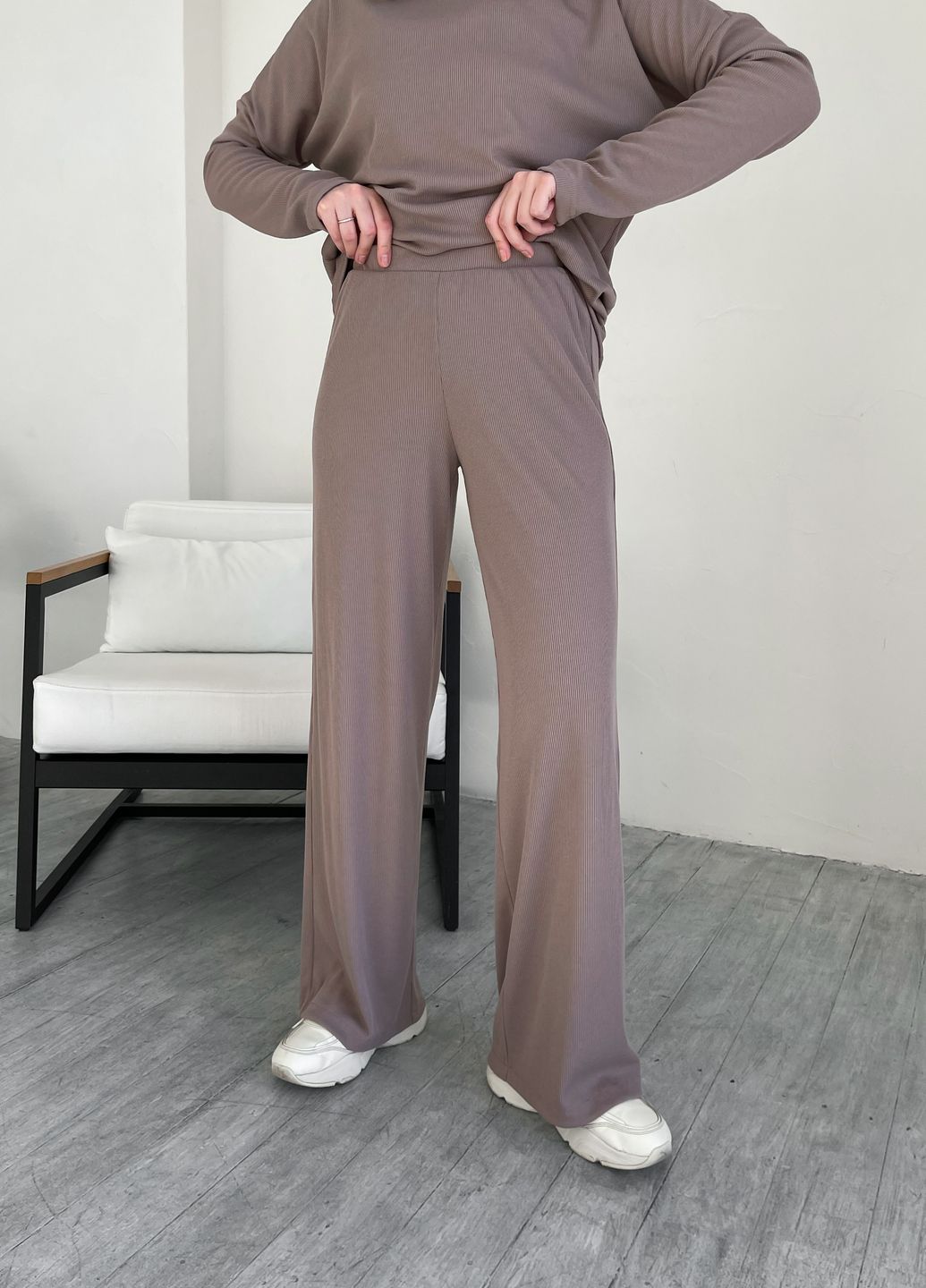 Купити Костюм жіночий у рубчик кольору мокко з широкими штанами Merlini Мантуя 100000404, розмір XS-M в інтернет-магазині