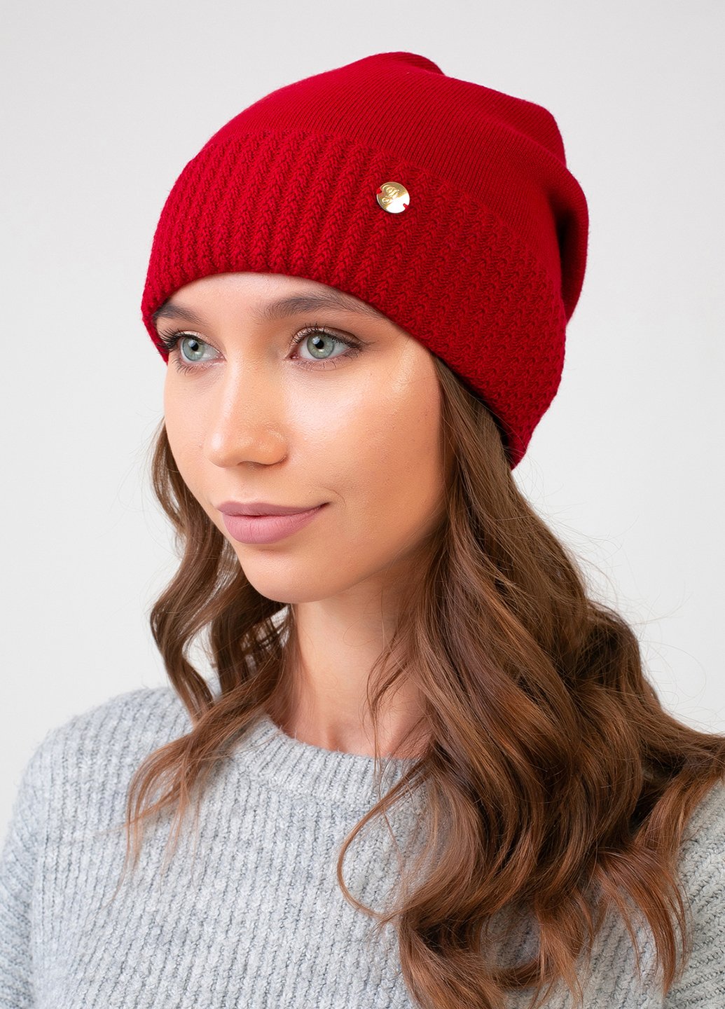 Купить Зимняя теплая женская шапка с отворотом на флисовой подкладке DeMari Ненси 550414 - Красный в интернет-магазине