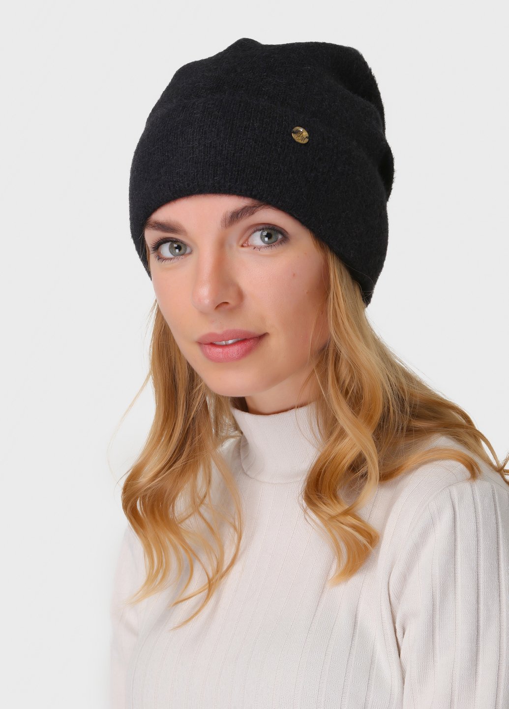 Купить Зимняя ангоровая женская шапка с отворотом на флисовой подкладке DeMari Зара 500068 - Черный в интернет-магазине