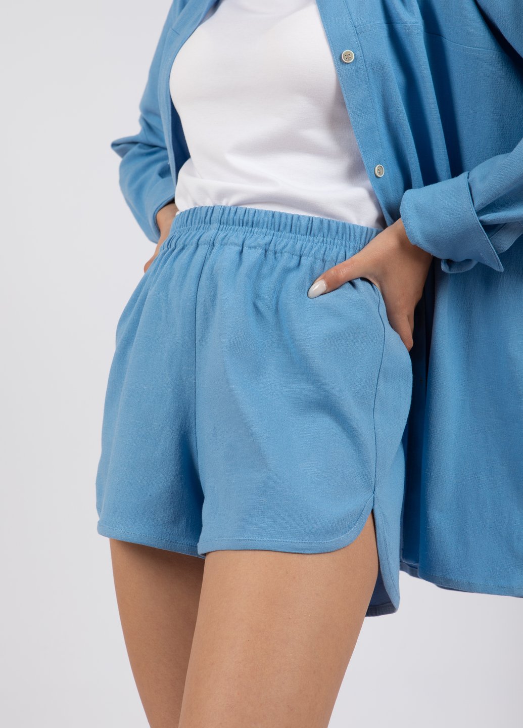 Купить Льняные шорты женские Merlini Марсель 300000024 - Голубой, 42-44 в интернет-магазине