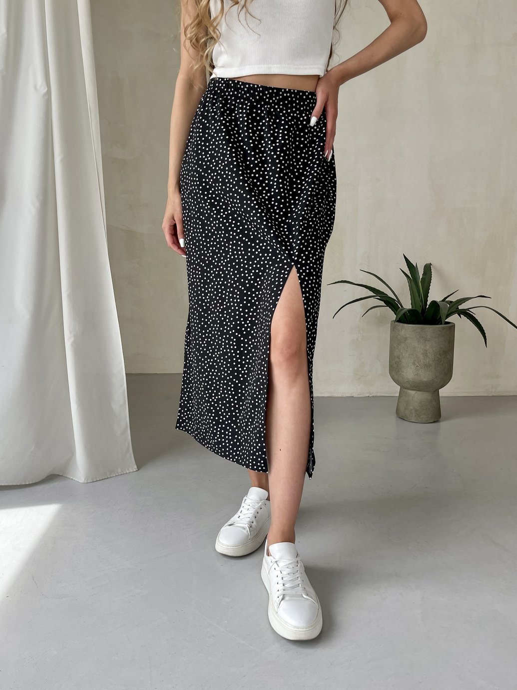 Купить Длинная женская юбка ниже колена с размером в горох Merlini Парма 400000101, размер 42-44 (S-M) в интернет-магазине