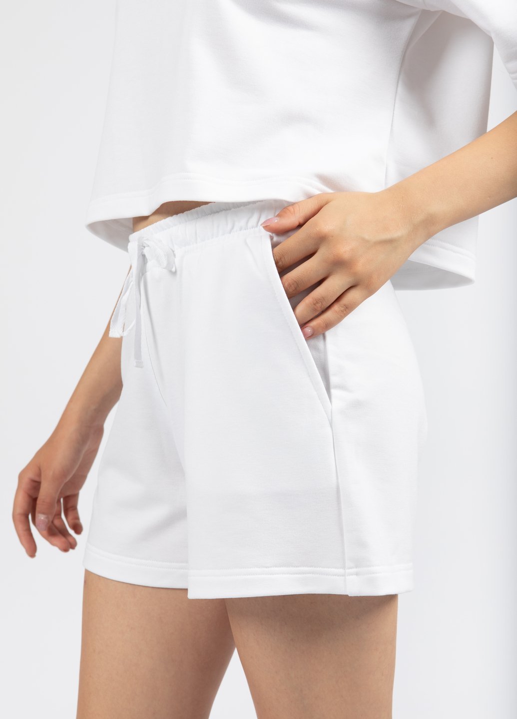 Купить Трикотажные шорты женские Merlini Бастия 300000025 - Белый, 42-44 в интернет-магазине