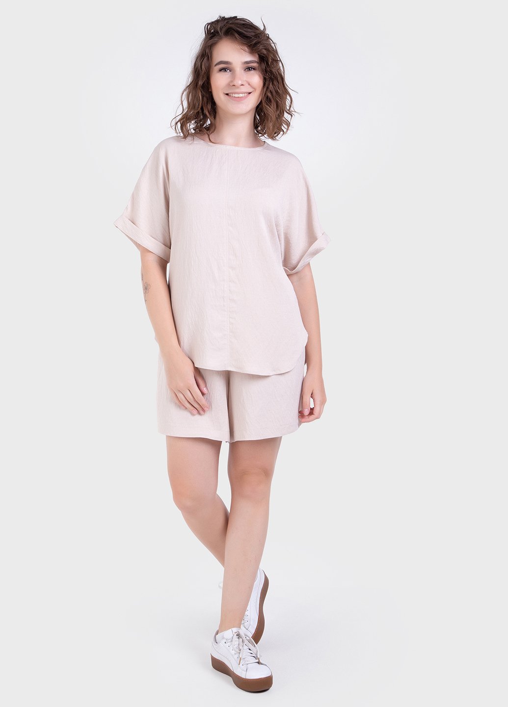 Купити Літній костюм жіночий бежевого кольору: шорти, футболка Merlini Беневенто 100000141, розмір 42-44 в інтернет-магазині