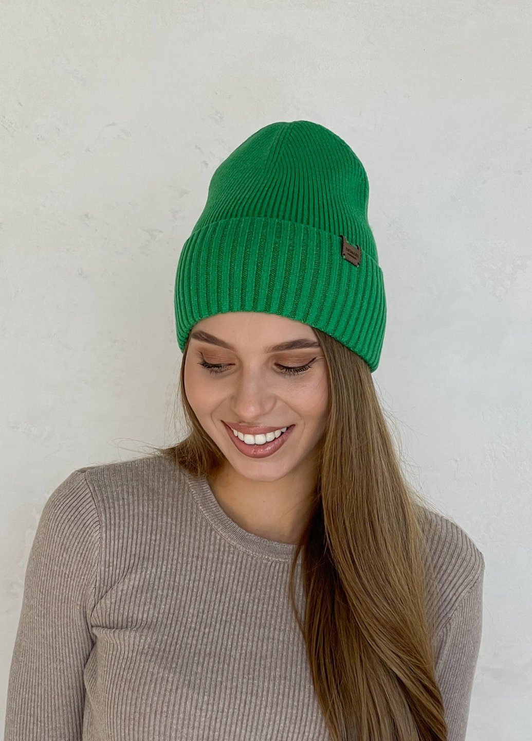 Купить Зимняя теплая кашемировая женская шапка с отворотом без подкладки DeMari 500017 в интернет-магазине