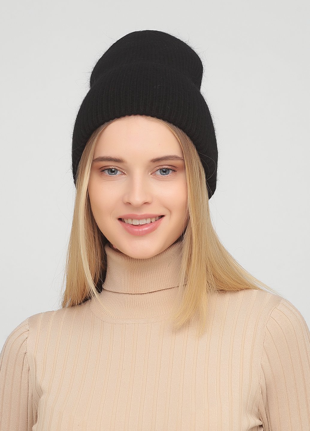 Купить Зимняя теплая ангоровая шапка без подкладки Merlini Латте 340222 - Черный в интернет-магазине