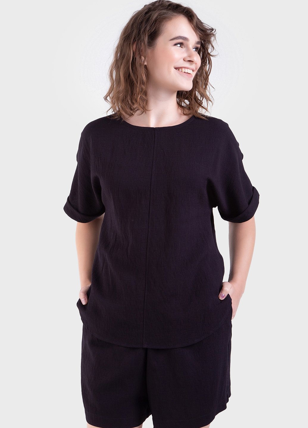 Купить Оверсайз футболка женская черного цвета из льна-жатки Merlini Салерно 800000043, размер 42-44 в интернет-магазине