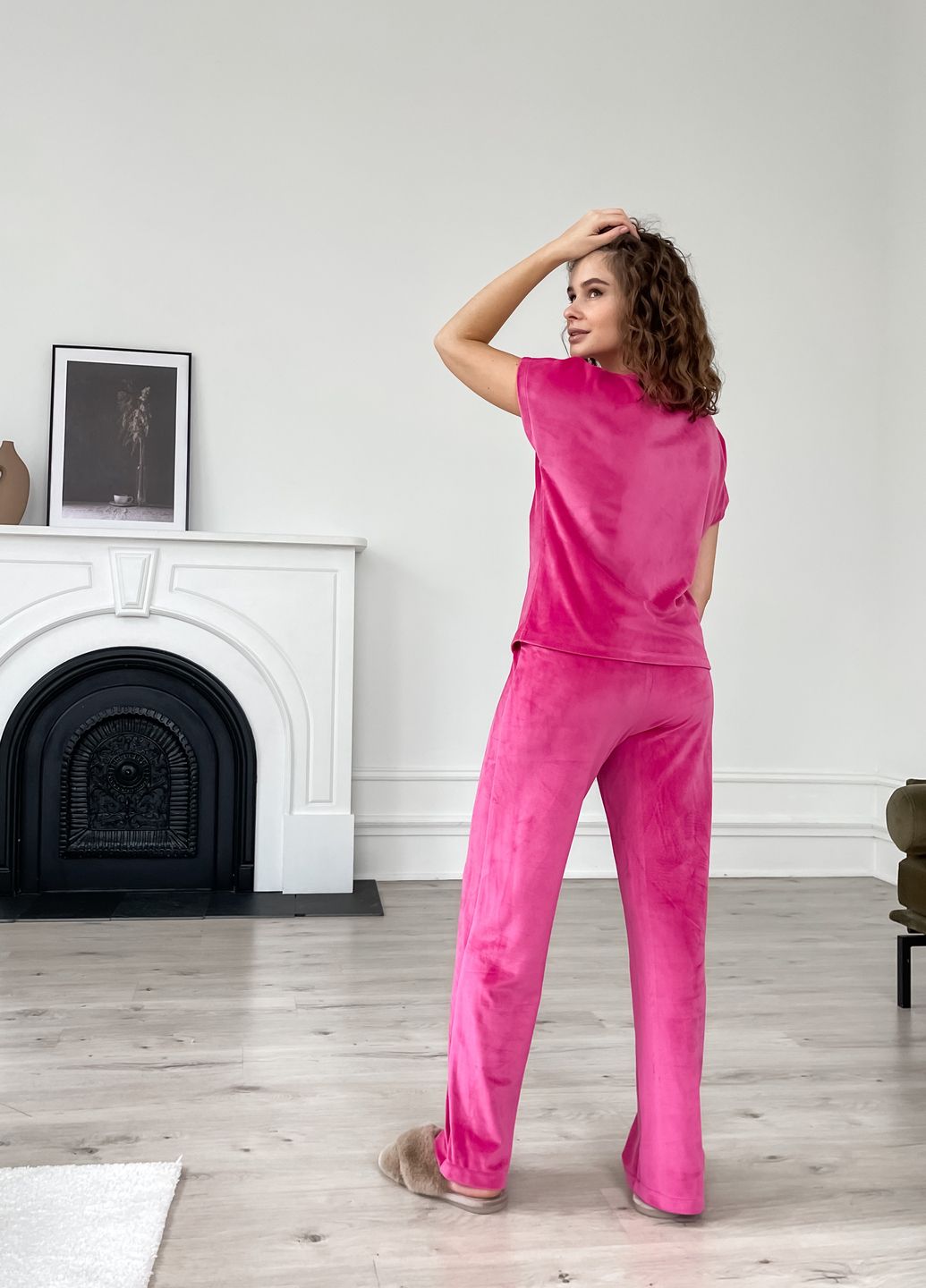 Теплая велюровая женская пижама 3: халат, брюки, футболка малинового цвета Merlini Буя 100000215, размер 42-44