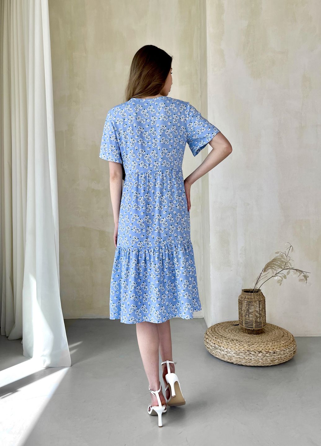 Купить Женское платье до колена с цветочным принтом и коротким рукавом голубое Merlini Ферро 700000262, размер 46-48 (L-XL) в интернет-магазине