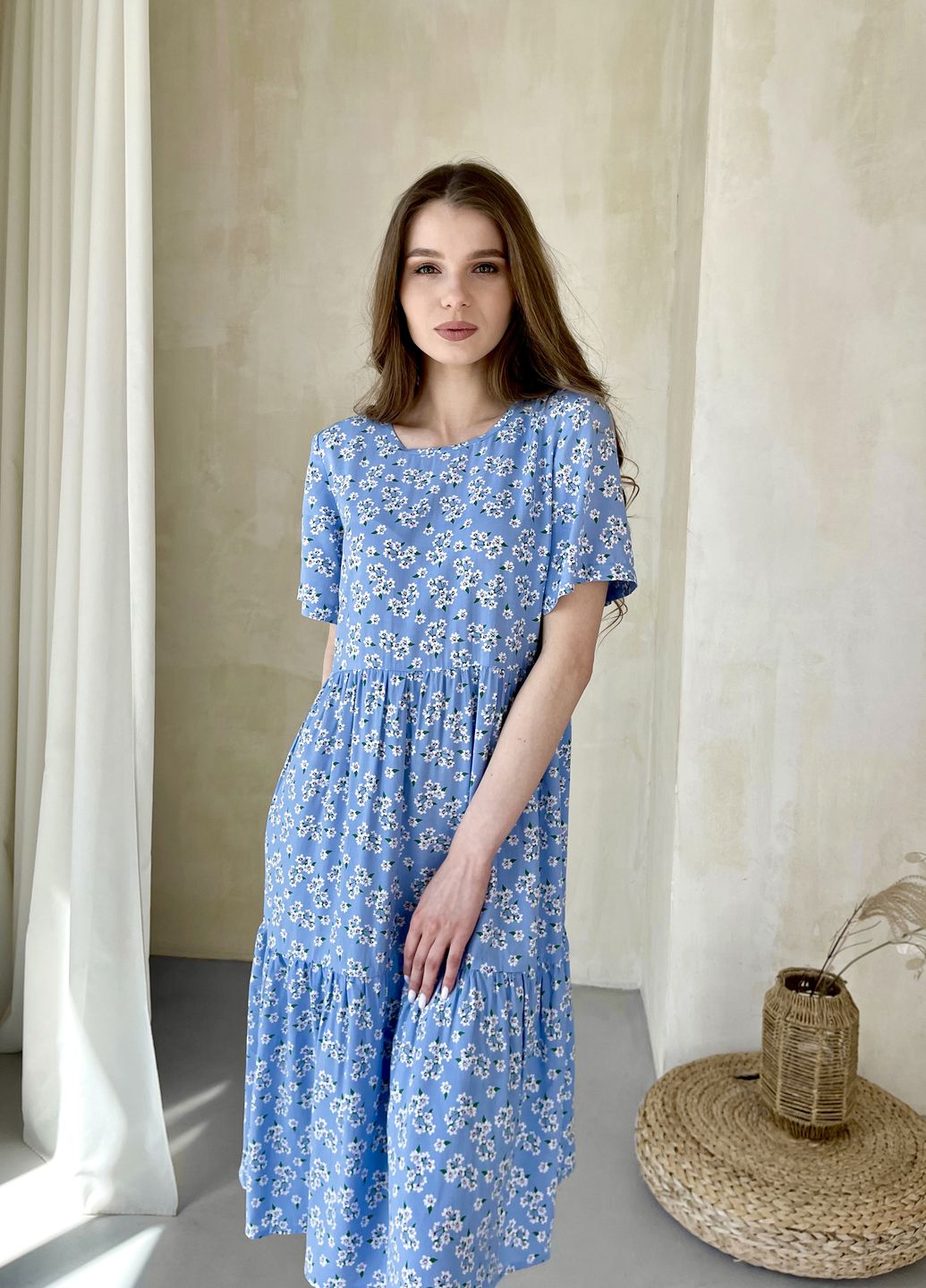 Купити Жіноче сукня до коліна з квітковим принтом і коротким рукавом блакитне Merlini Ферро 700000262, розмір 46-48 (L-XL) в інтернет-магазині