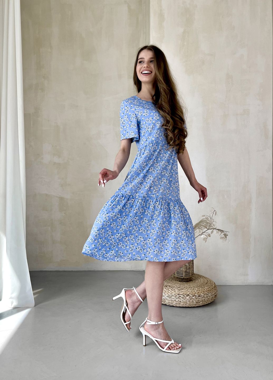 Купити Жіноче сукня до коліна з квітковим принтом і коротким рукавом блакитне Merlini Ферро 700000262, розмір 46-48 (L-XL) в інтернет-магазині