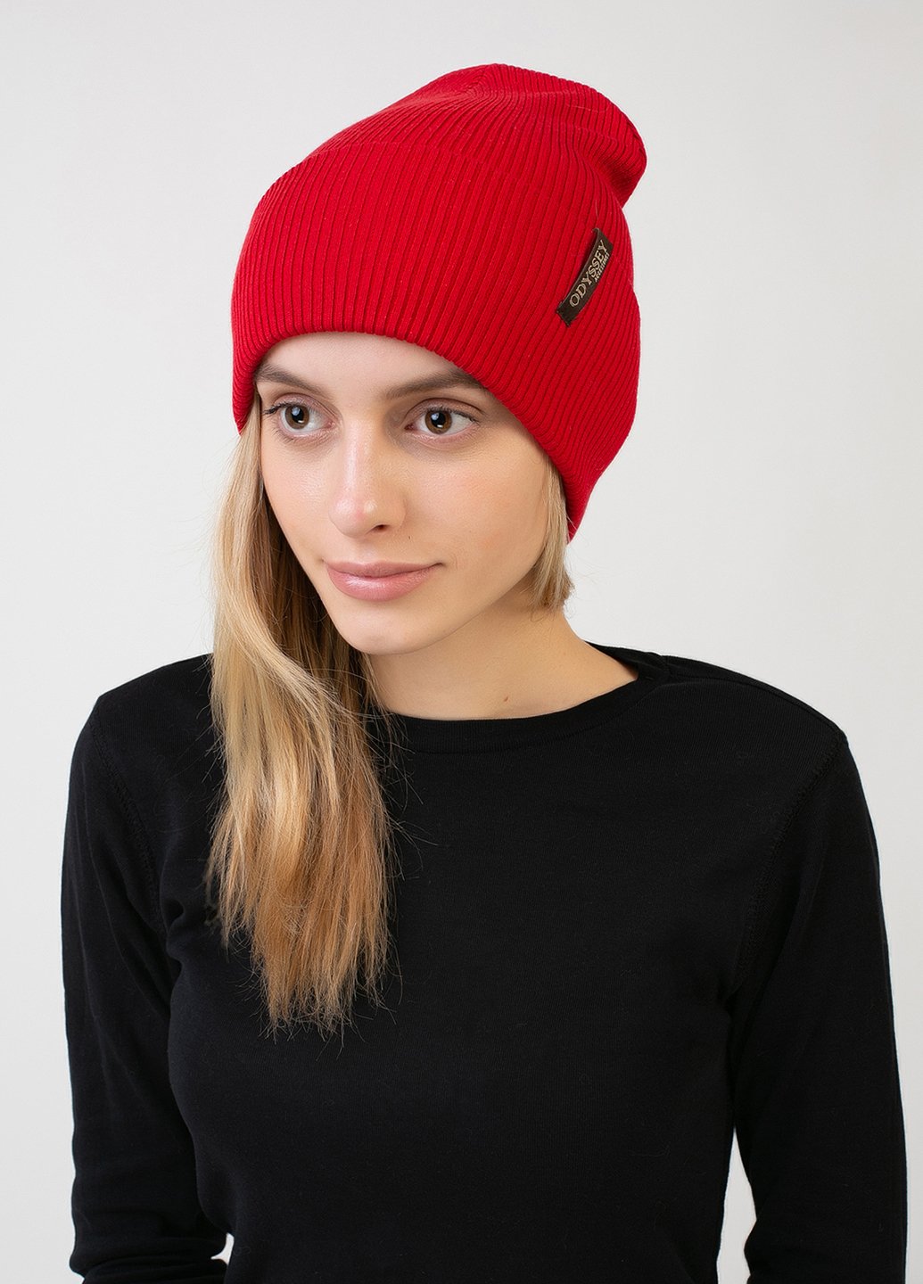 Купить Теплая зимняя велюровая шапка Merlini Одри 330085 - Красный в интернет-магазине