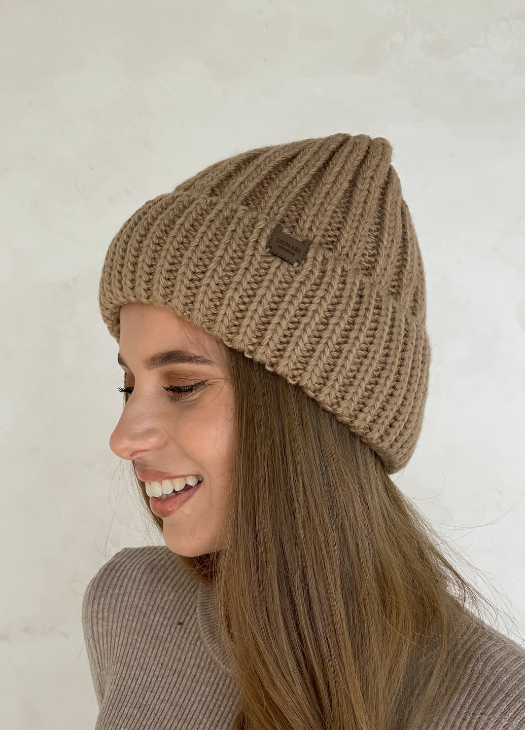 Купить Зимняя теплая женская шерстяная шапка с отворотом на флисовой подкладке DeMari 500053 в интернет-магазине