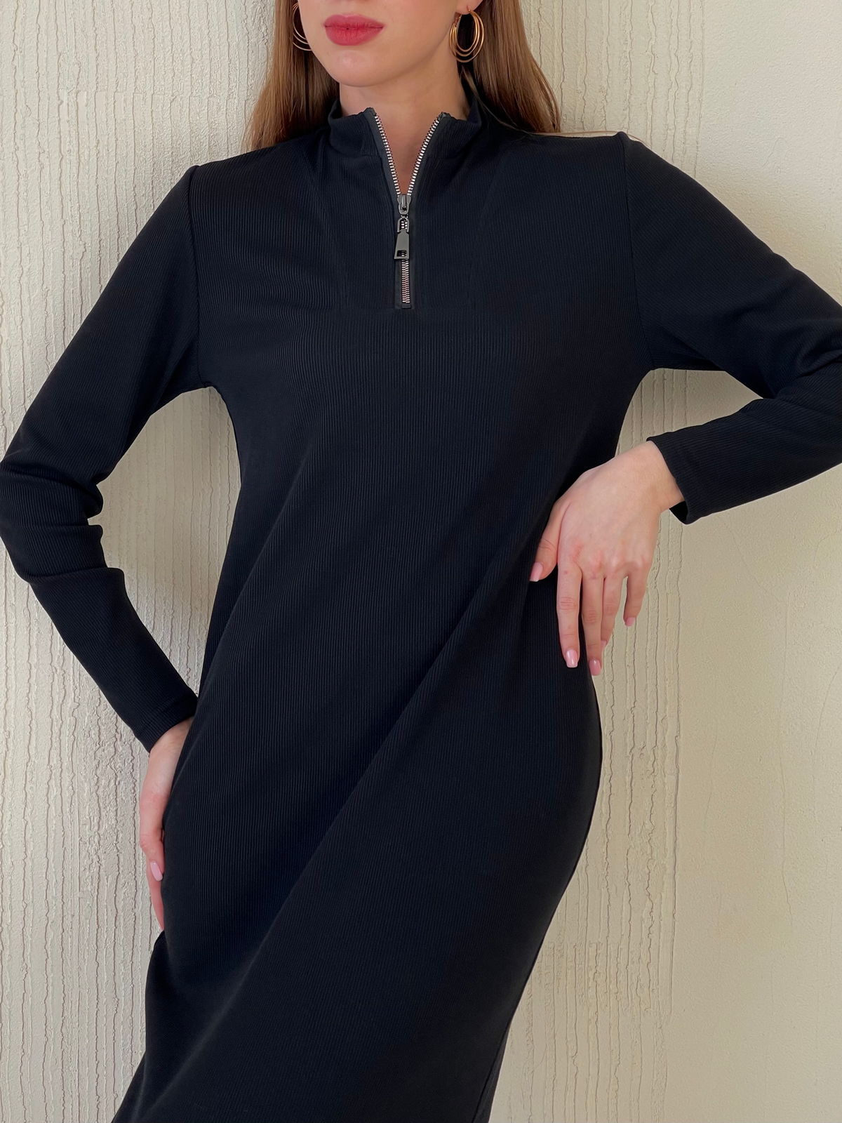 Купити Довга чорна сукня в рубчик з довгим рукавом Merlini Венето 700001141, розмір 42-44 (S-M) в інтернет-магазині