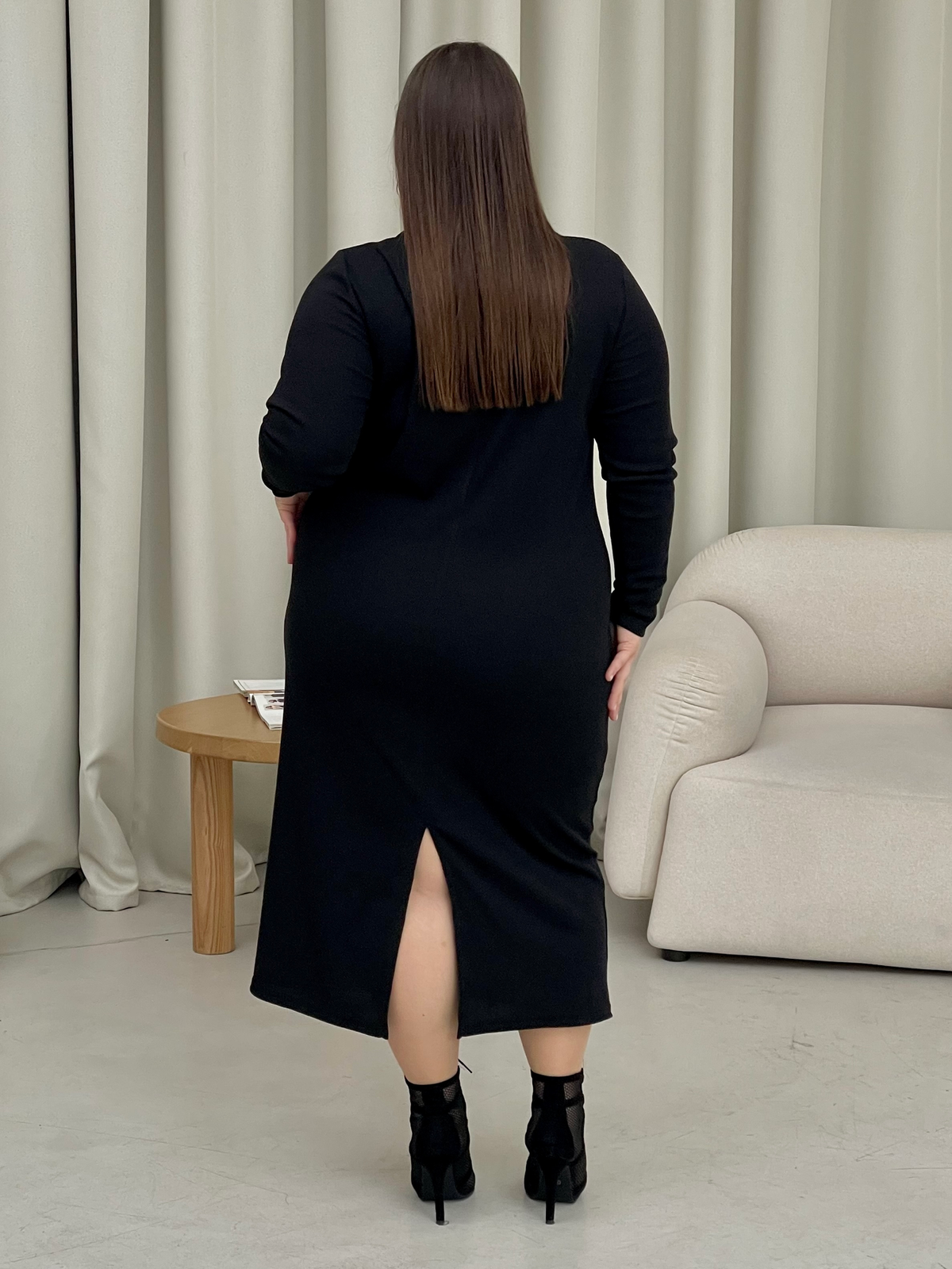 Купить Длинное черное платье в рубчик с длинным рукавом Merlini Венето 700001141, размер 42-44 (S-M) в интернет-магазине