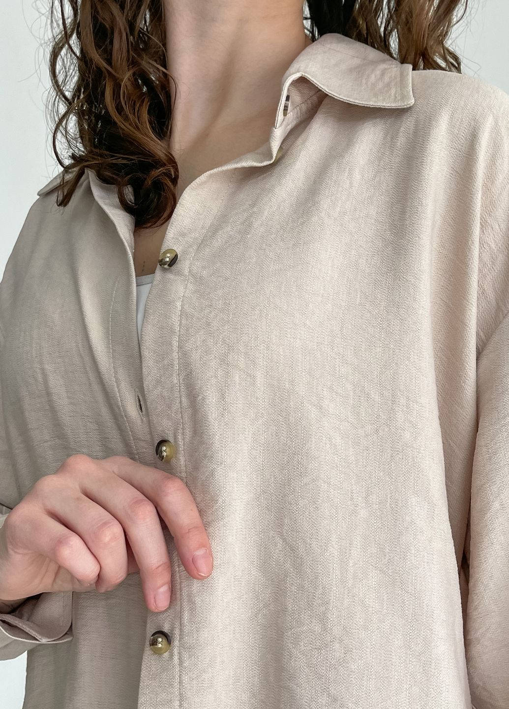 Купить Рубашка женская с длинным рукавом бежевого цвета из льна Merlini Беллуно 200000243, размер 46-48 в интернет-магазине