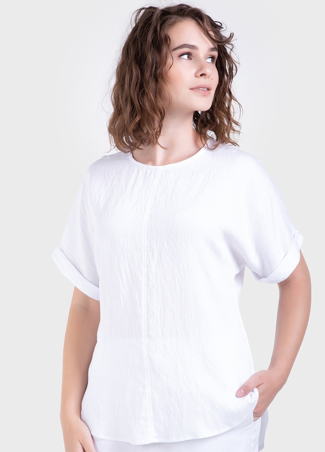 Купить Оверсайз футболка женская белого цвета из льна-жатки Merlini Салерно 800000044, размер 42-44 в интернет-магазине