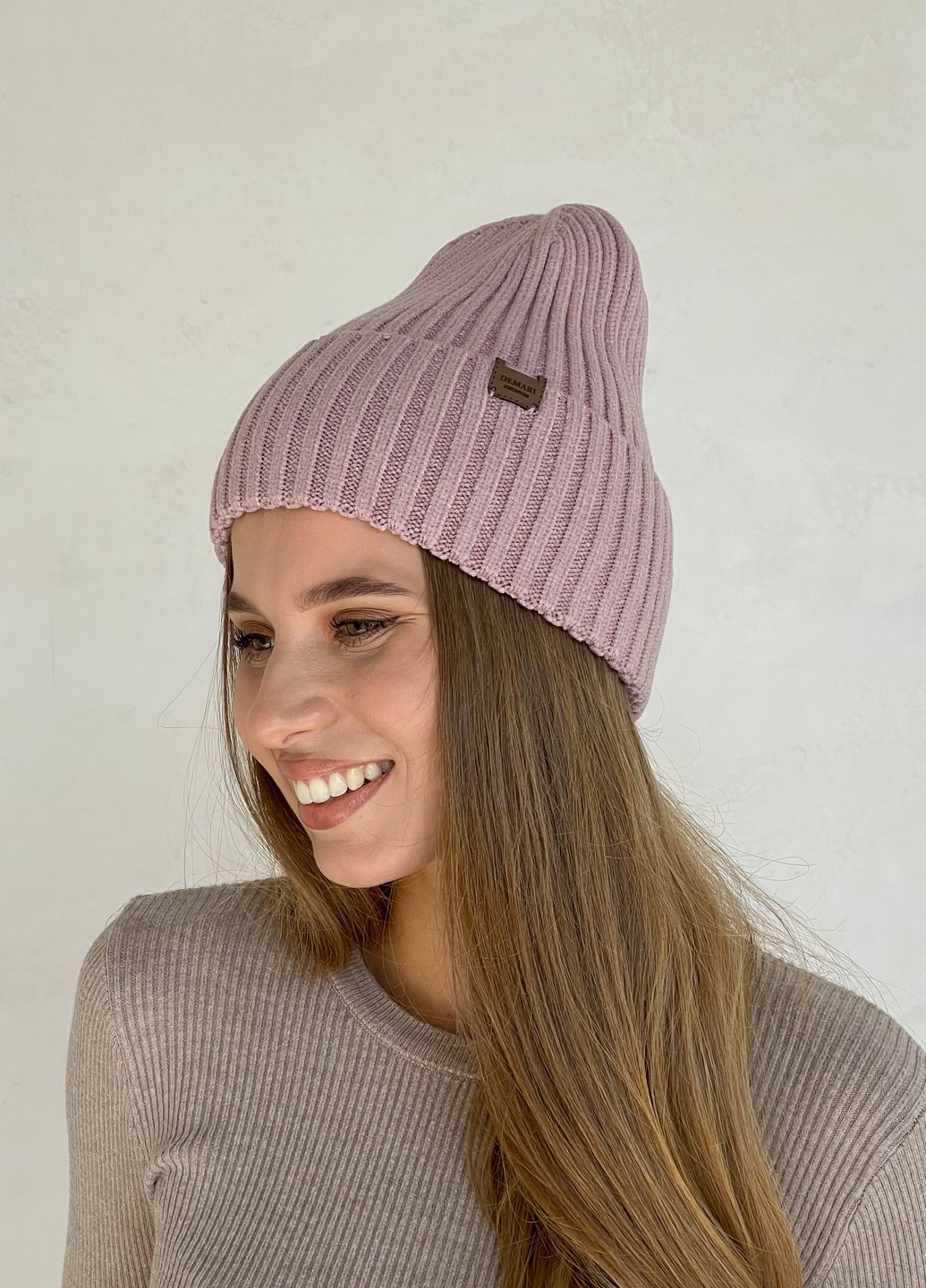 Купить Теплая зимняя кашемировая женская шапка с отворотом на флисовой подкладке DeMari 500121 в интернет-магазине