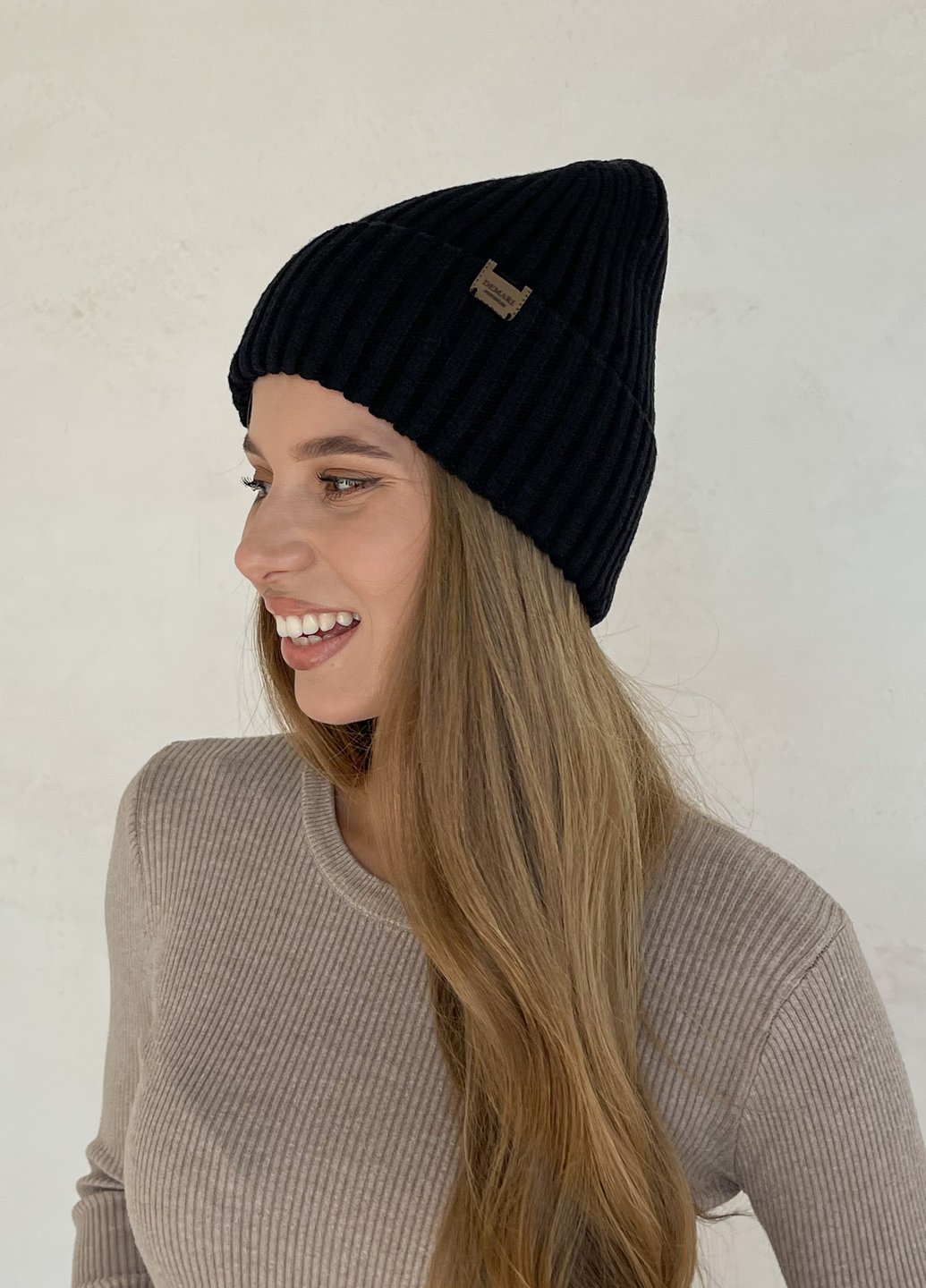 Купить Теплая зимняя кашемировая женская шапка с отворотом на флисовой подкладке DeMari 500122 в интернет-магазине