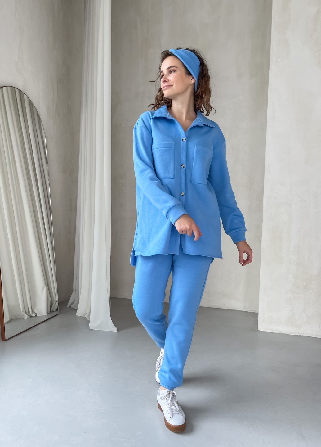 Купить Теплый голубой костюм женский на флисе двойка: рубашка, спортивные штаны Merlini Комо 100000157, размер 42-44 в интернет-магазине
