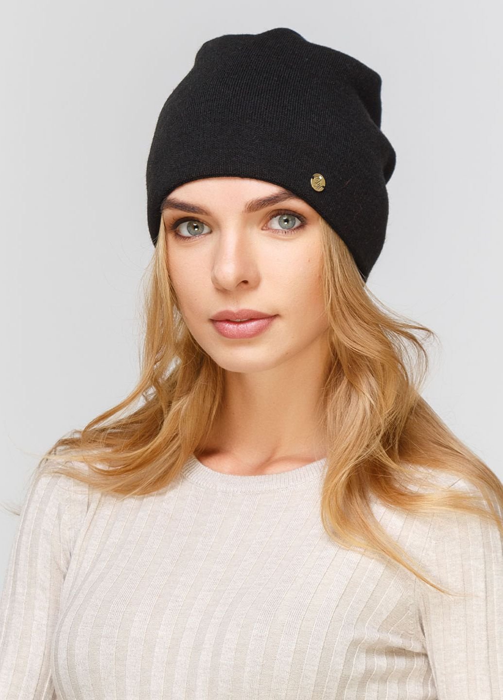 Купить Зимняя теплая женская шапка на флисовой подкладке DeMari ДеМари 550486 - Черный в интернет-магазине