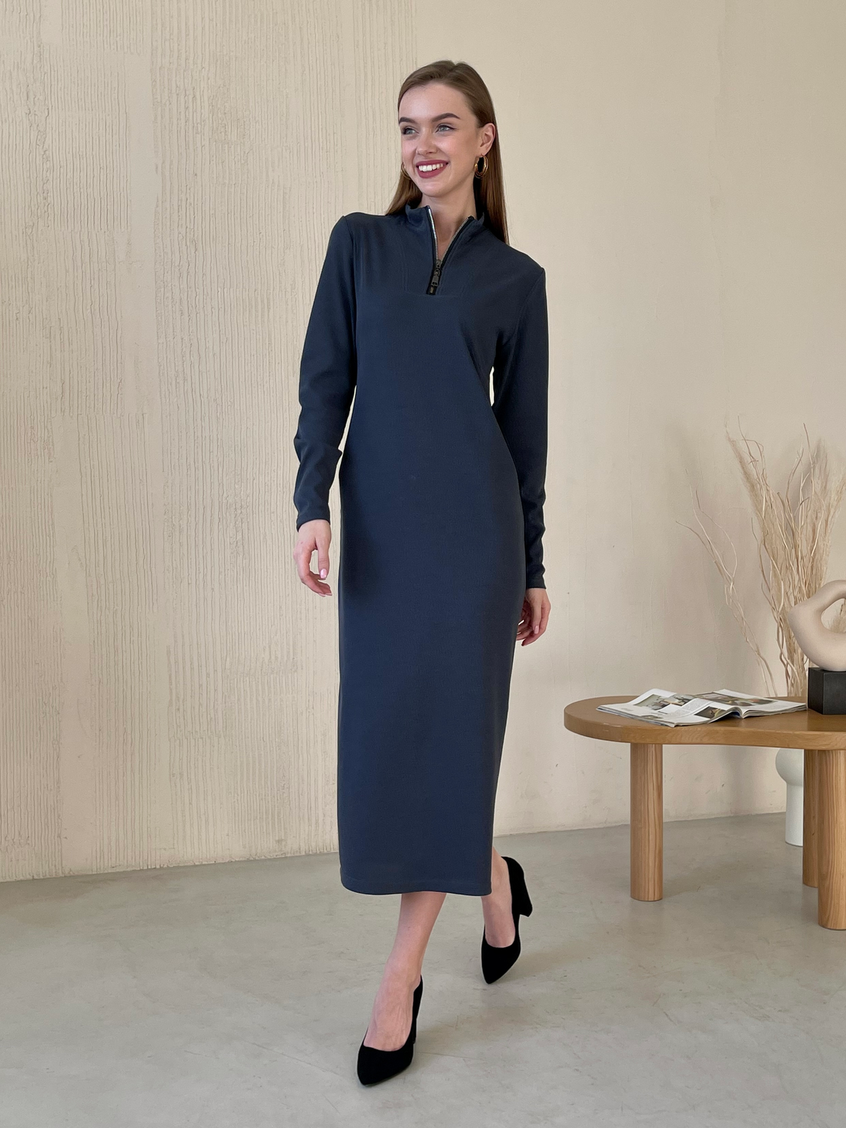 Купить Длинное серое платье в рубчик с длинным рукавом Merlini Венето 700001142, размер 42-44 (S-M) в интернет-магазине