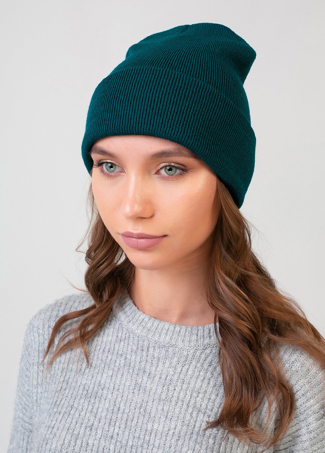 Купить Зимняя женская шапка с отворотом без подкладки DeMari Билли 551037 - Зелёный в интернет-магазине
