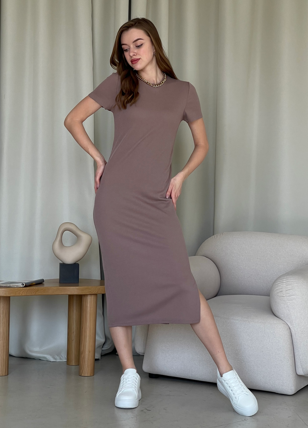 Купить Длинное платье-футболка в рубчик цвета мокко Merlini Кассо 700000124 размер 42-44 (S-M) в интернет-магазине
