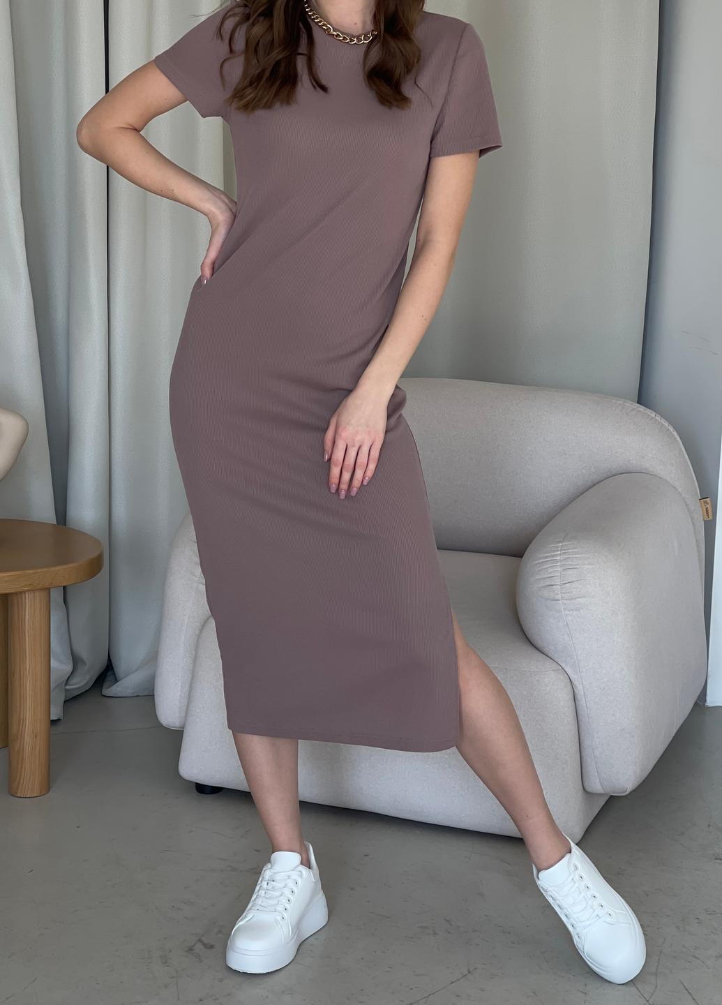 Купить Длинное платье-футболка в рубчик цвета мокко Merlini Кассо 700000124 размер 42-44 (S-M) в интернет-магазине
