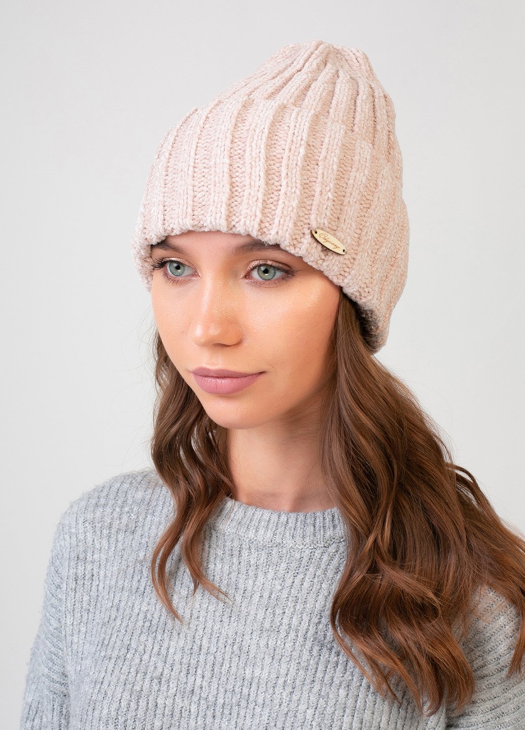 Купить Теплая зимняя велюровая шапка Merlini Калабрия 330061 - Пудровый в интернет-магазине