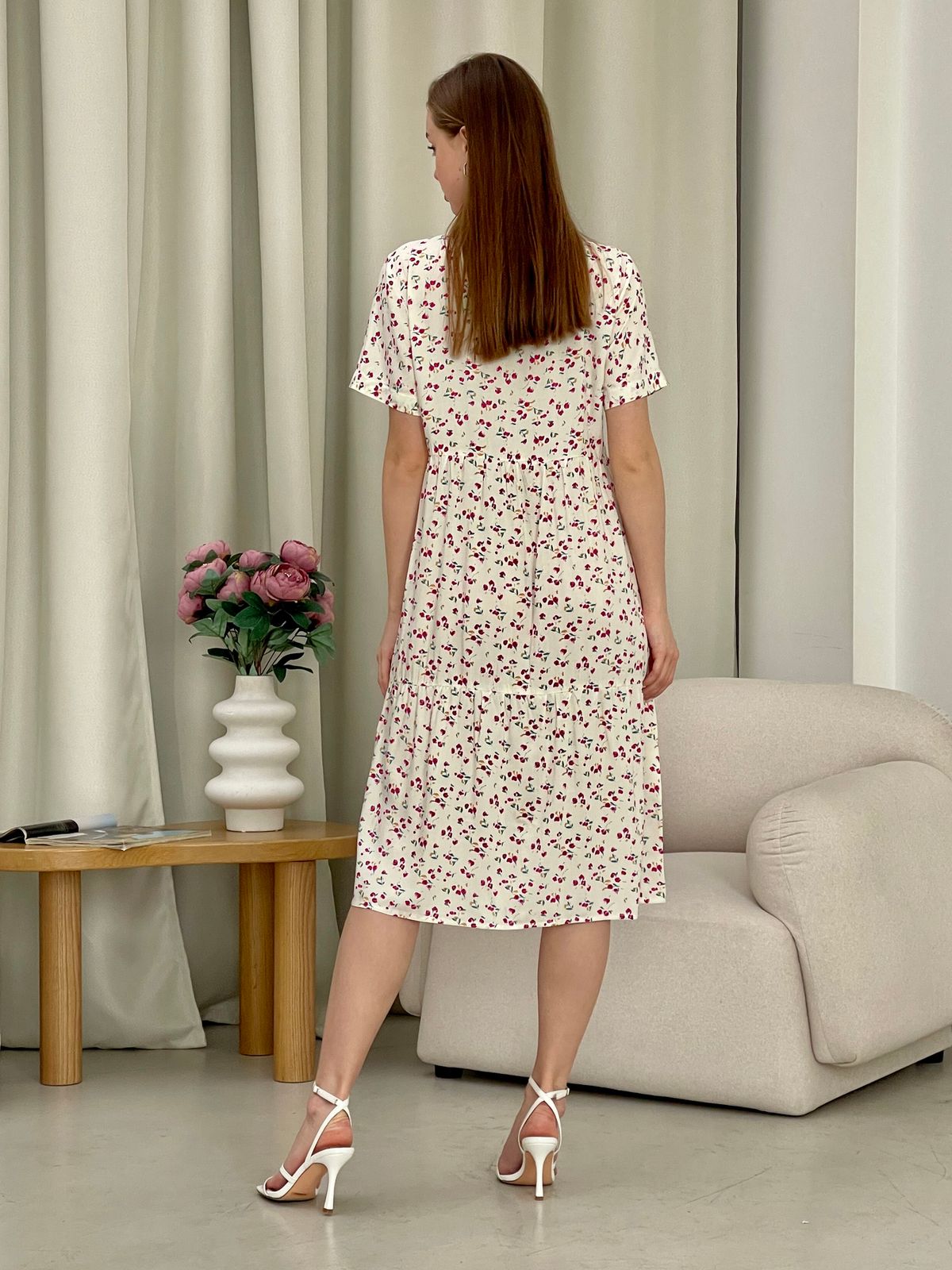 Купить Летнее платье с рюшами в цветочек белое Merlini Казерта 700001266 размер 42-44 (S-M) в интернет-магазине