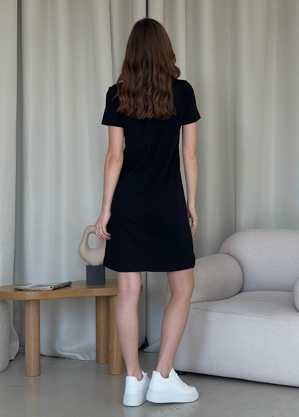 Купить Платье-футболка до колена в рубчик черное Merlini Милан 700000141 размер 42-44 (S-M) в интернет-магазине