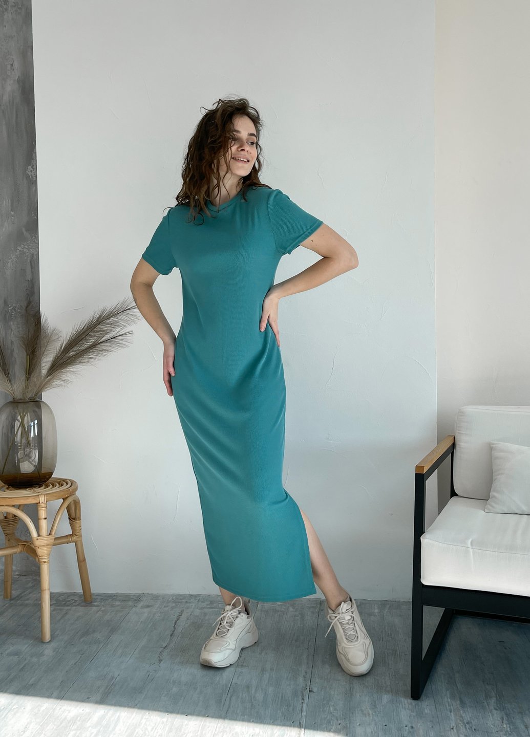 Купить Длинное платье женское в рубчик бирюзовое Merlini Кассо 700000125, размер XS-M (40-44) в интернет-магазине