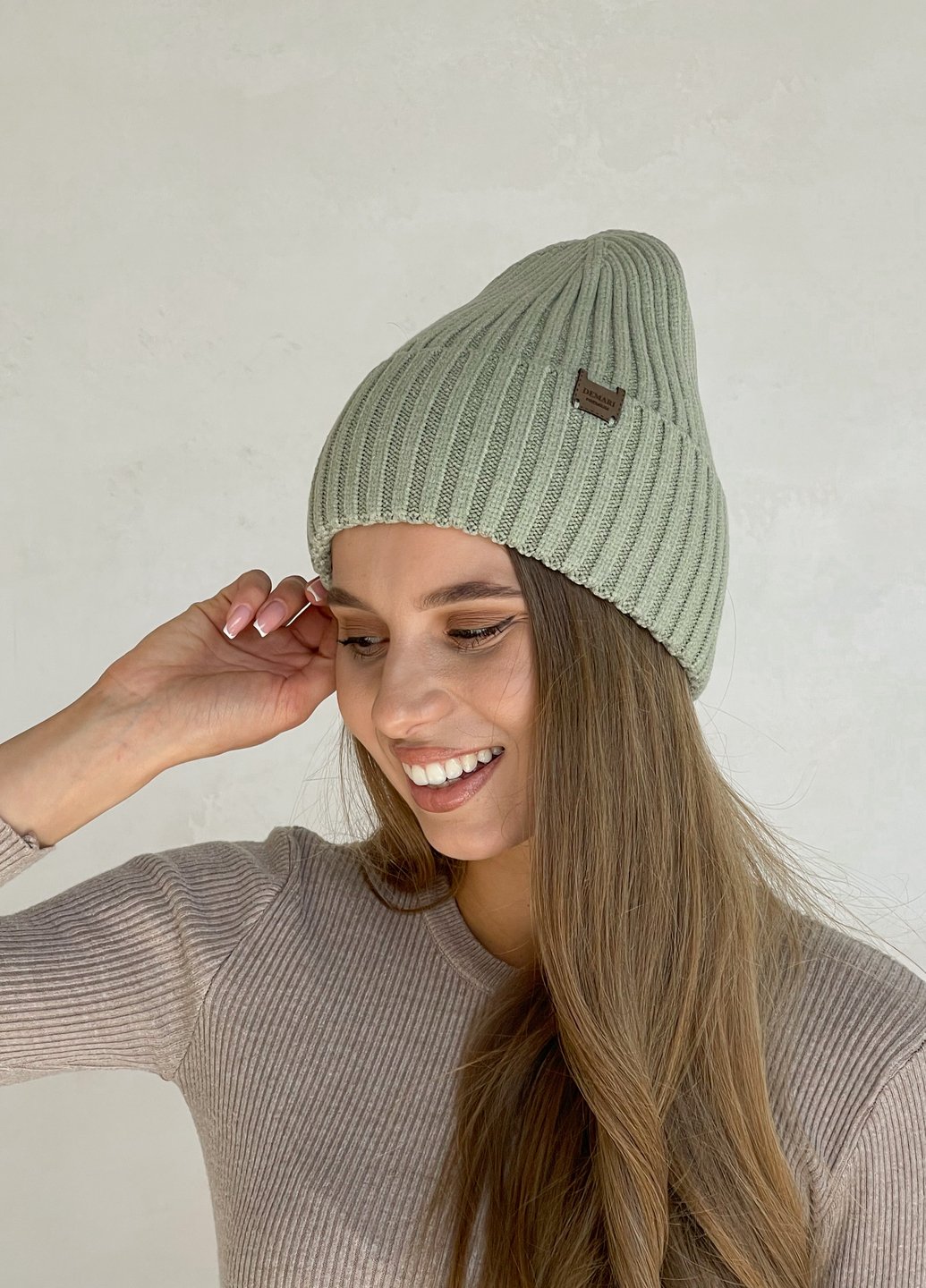 Купити Тепла зимова кашемірова жіноча шапка з відворотом на флісовій підкладці DeMari 500130 в інтернет-магазині
