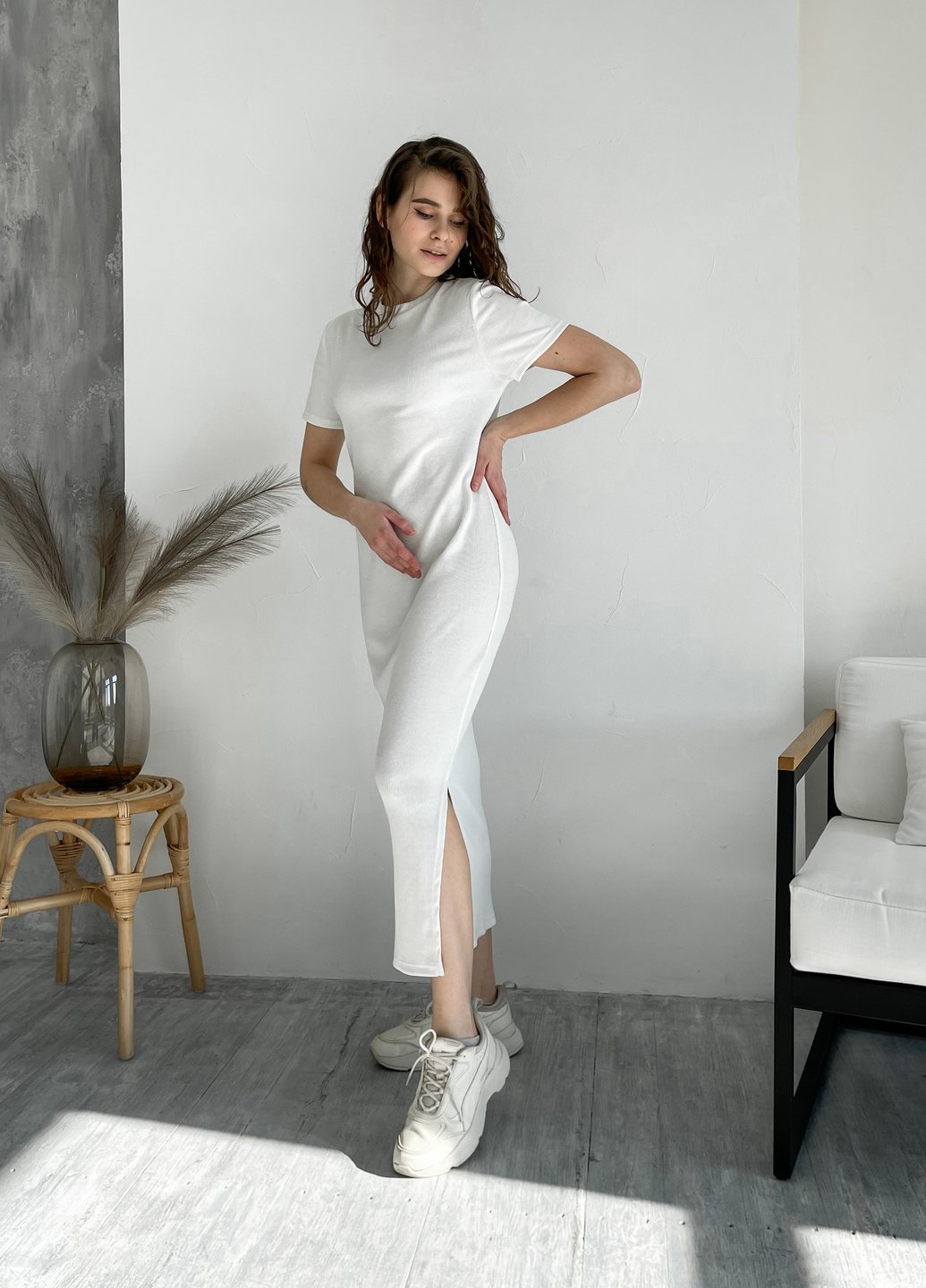 Купить Длинное платье женское в рубчик белое Merlini Кассо 700000126, размер L-2XL (46-50) в интернет-магазине