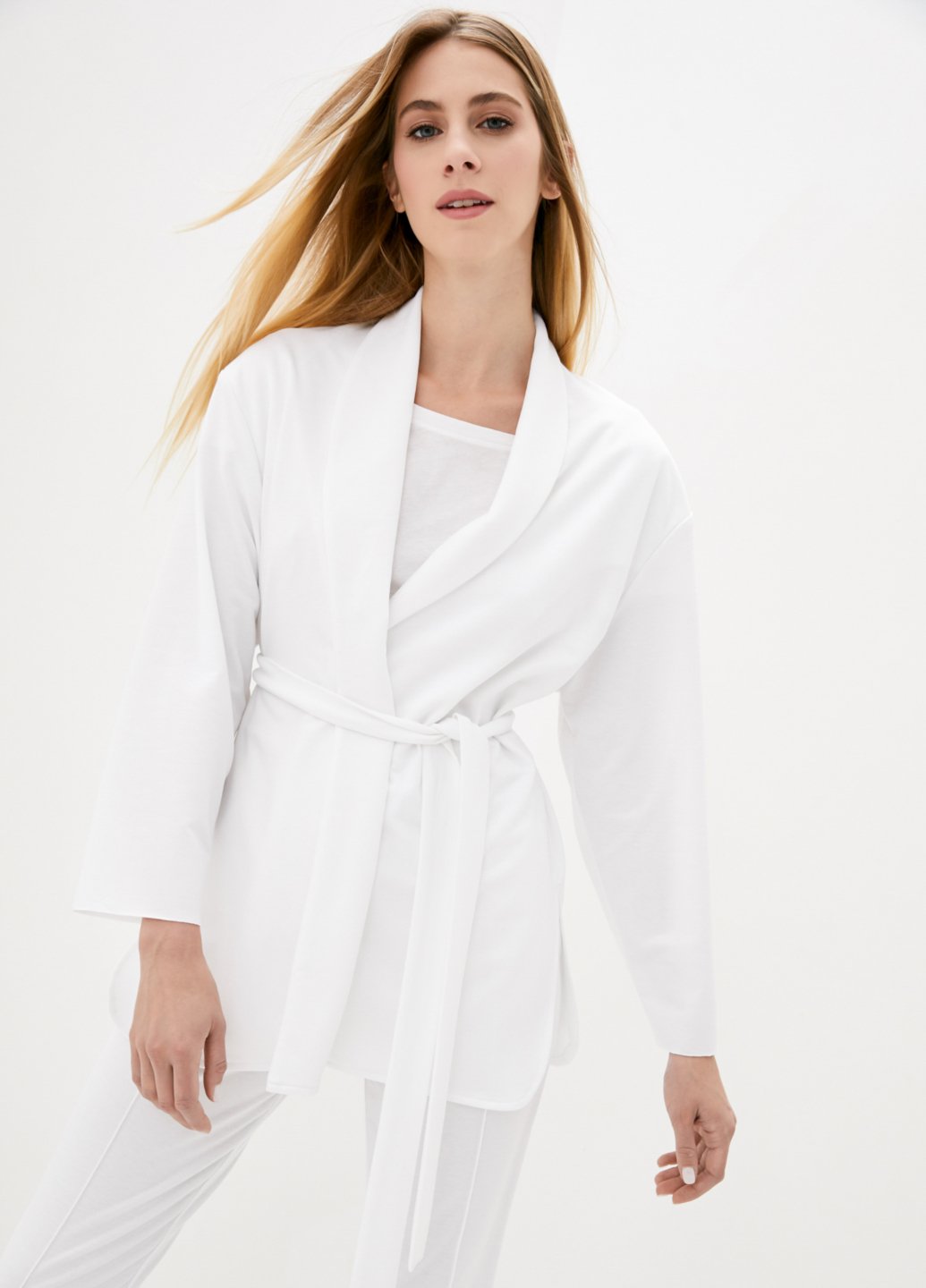 Купити Білий трикотажний жіночий жакет з поясом Merlini Монца 120000001, розмір 42-44 в інтернет-магазині