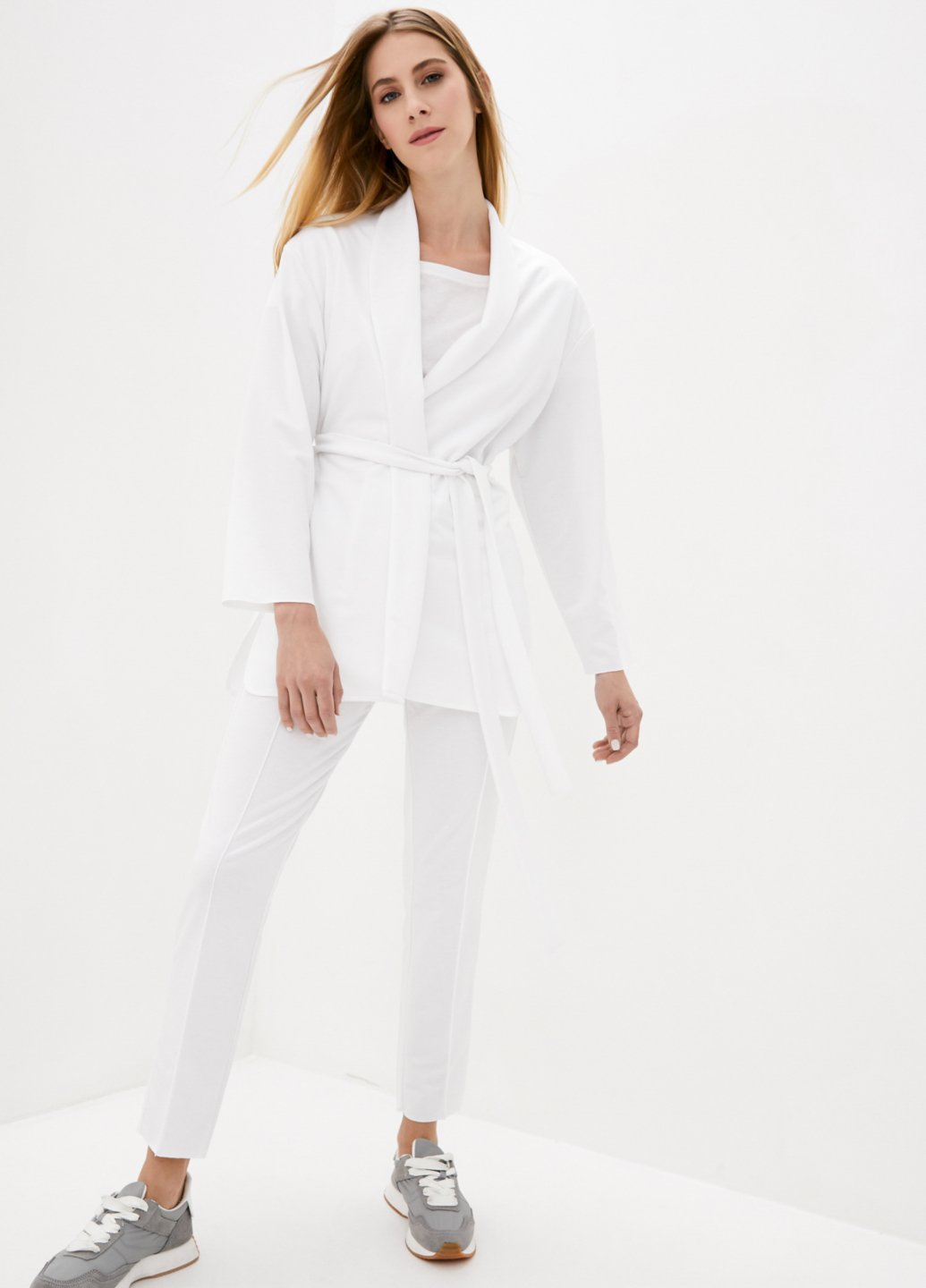 Купить Классический костюм женский белого цвета Merlini Йоркшир 100000052, размер 42-44 в интернет-магазине