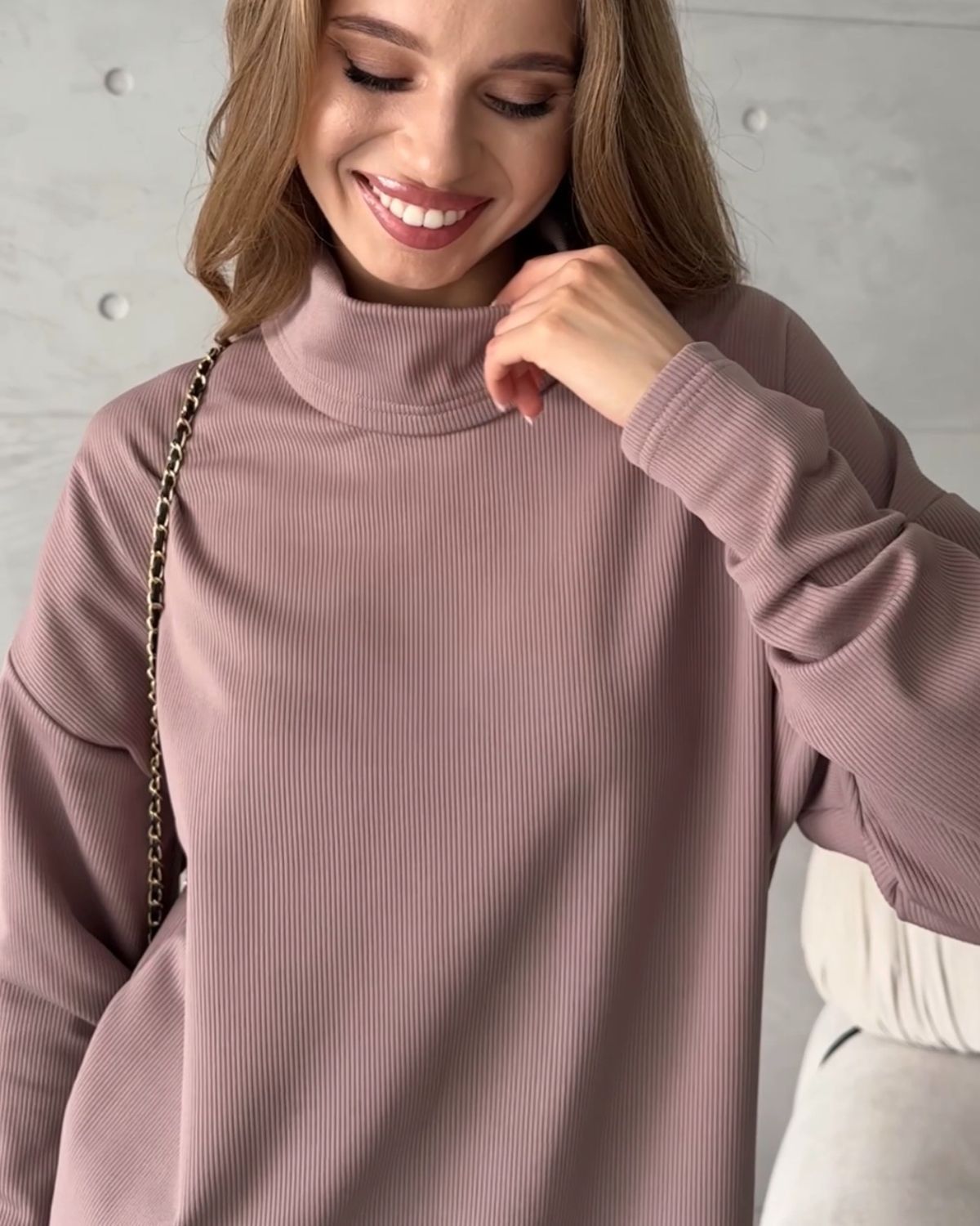 Кофта с высоким горлом в рубчик на флисе бежевая Merlini Serena 110002062 размер 4XL-5XL