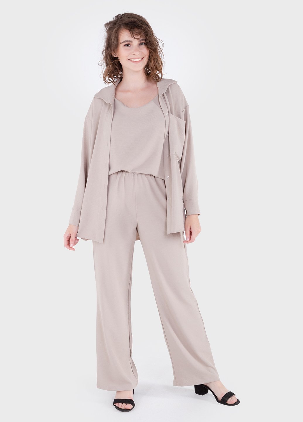 Купити Модний літній костюм жіночий бежевого кольору Merlini Трійка 100000130, розмір 42-44 в інтернет-магазині