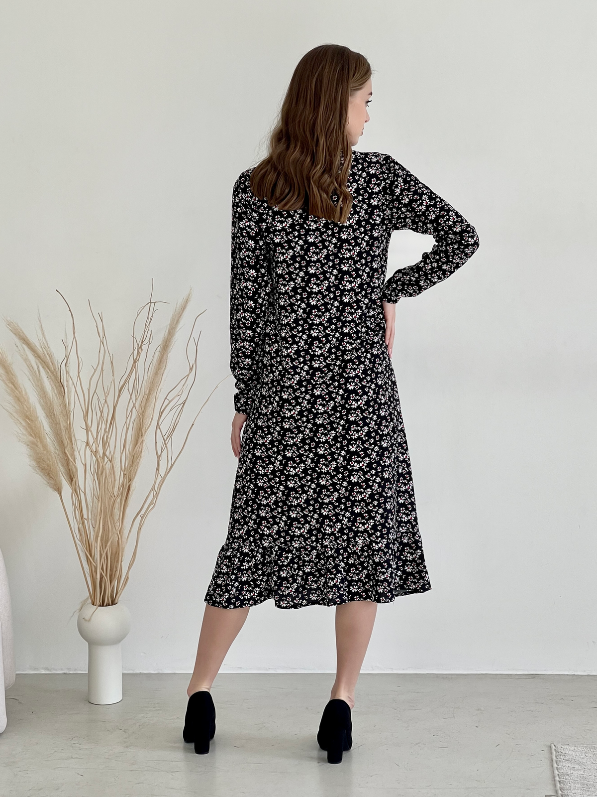 Купить Длинное платье в цветочек черное с длинным рукавом Merlini Фори 700001203, размер 42-44 (S-M) в интернет-магазине