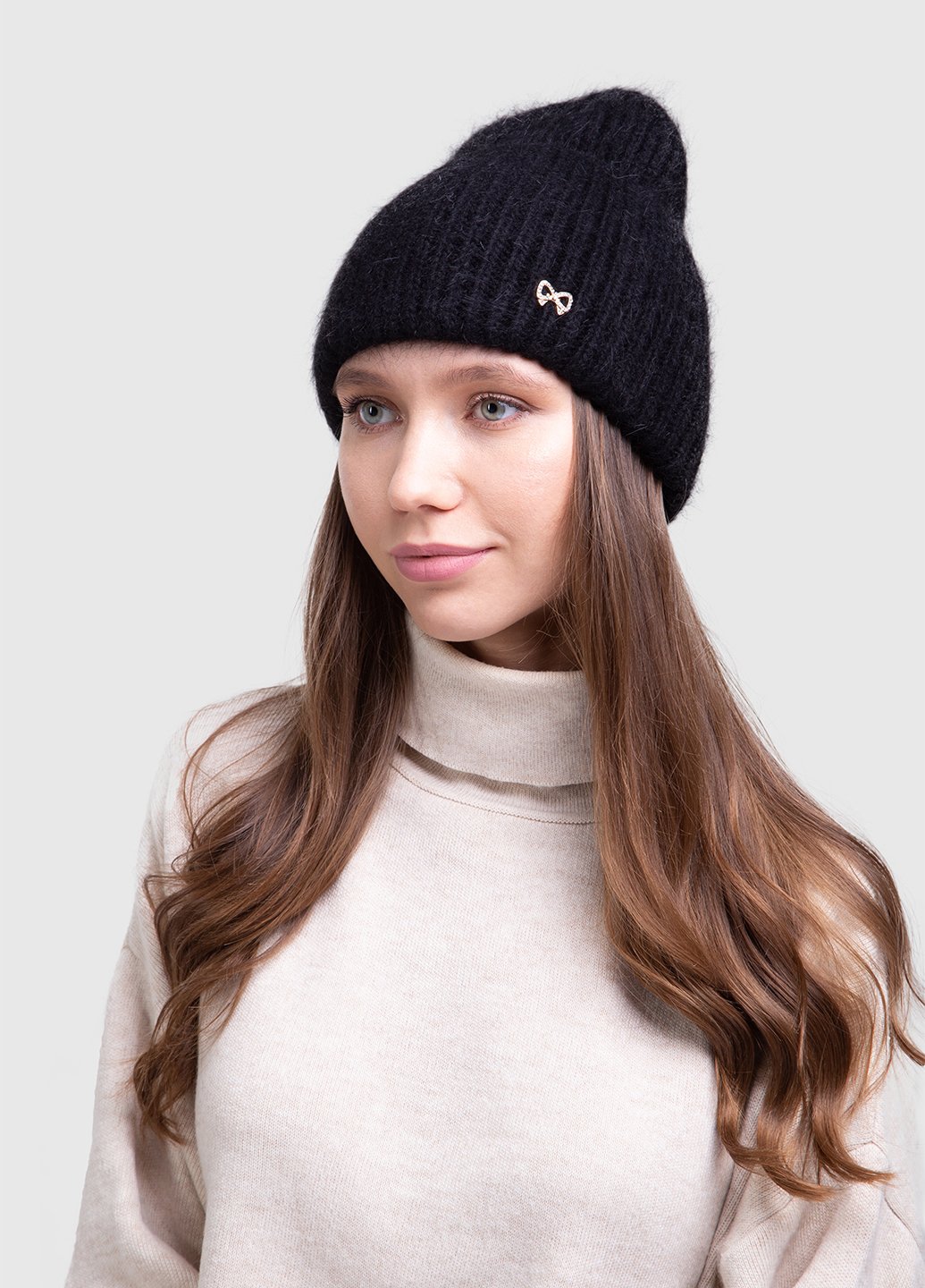 Купить Зимняя теплая ангоровая женская шапка с отворотом на флисовой подкладке DeMari Дебра 500152 в интернет-магазине