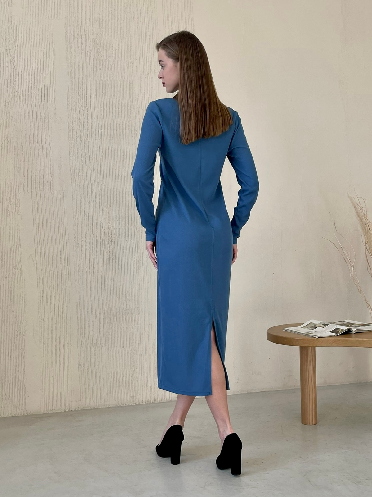 Купить Длинное синее платье в рубчик с длинным рукавом Merlini Венето 700001145, размер 42-44 (S-M) в интернет-магазине