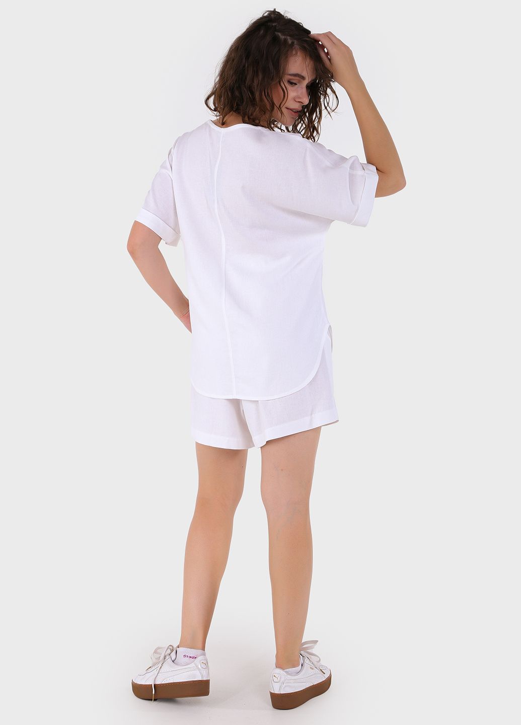 Купить Льняные шорты женские бермуды белого цвета Merlini Турин 300000045, размер 42-44 в интернет-магазине