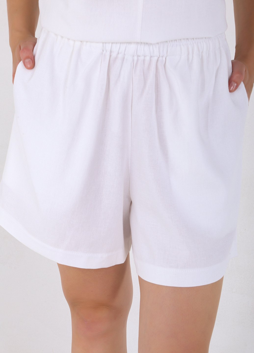 Купить Льняные шорты женские бермуды белого цвета Merlini Турин 300000045, размер 42-44 в интернет-магазине