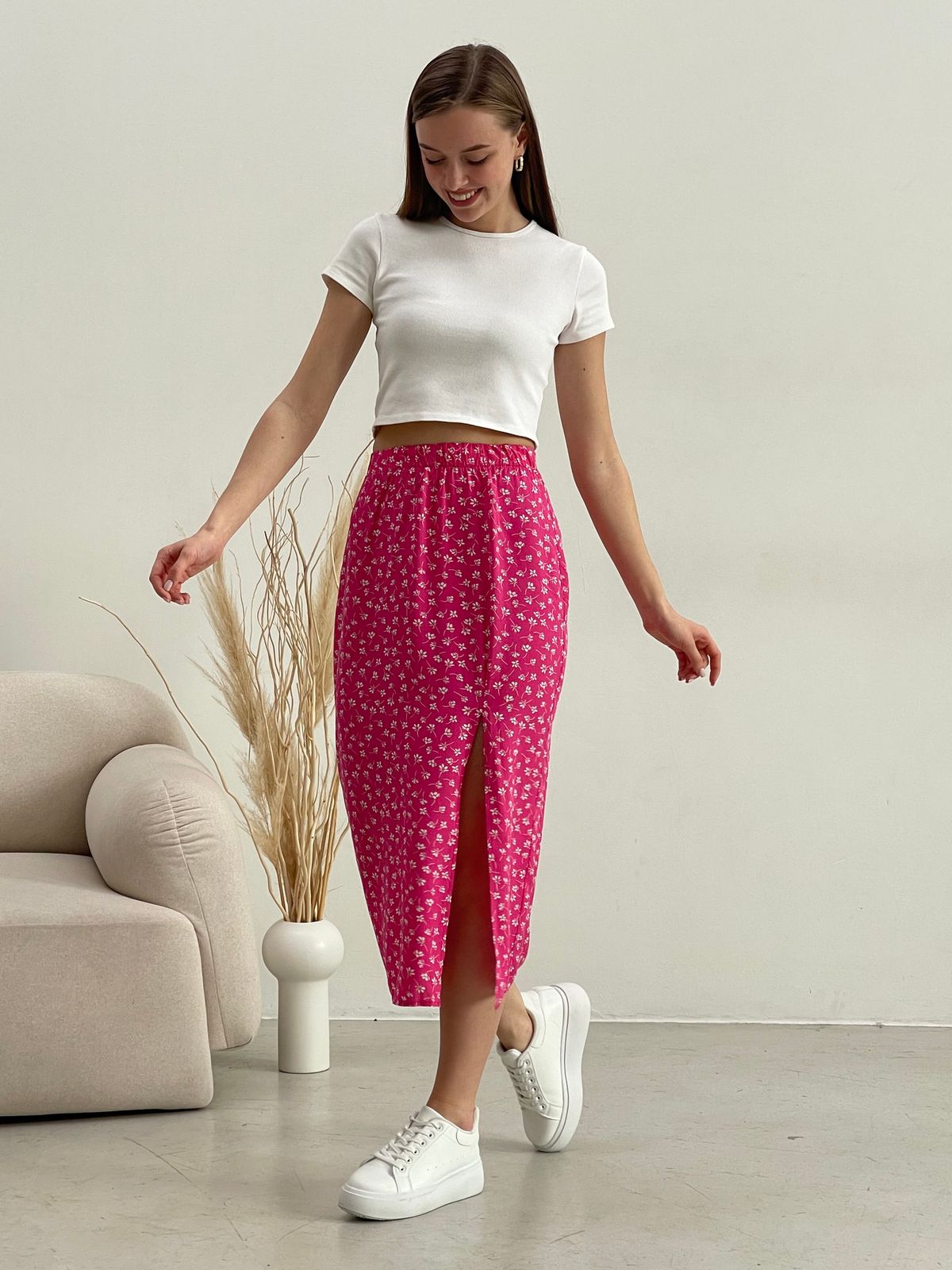 Купить Длинная женская юбка с разрезом в цветочек розовая Merlini Лакко 400001263 размер 42-44 (S-M) в интернет-магазине
