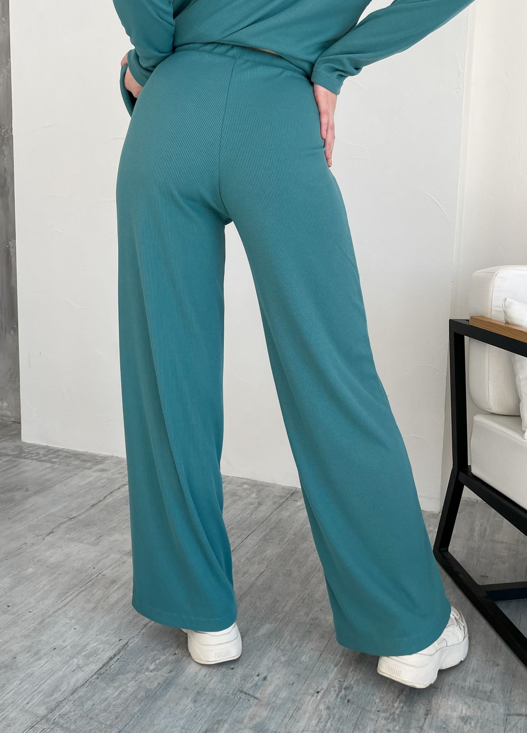 Купить Бирюзовый костюм женский в рубчик с широкими штанами Merlini Мантуя 100000405, размер XS-M в интернет-магазине