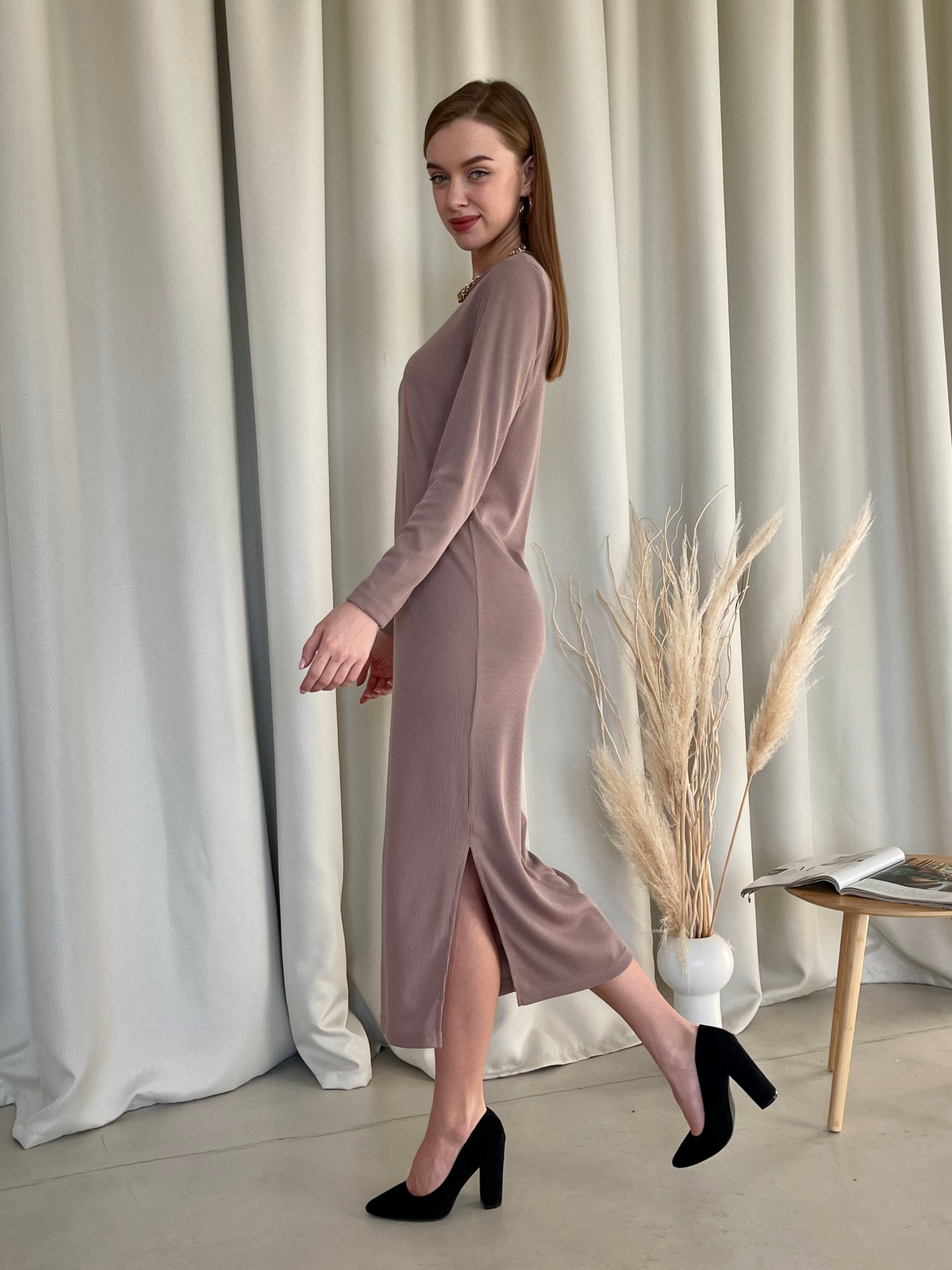 Купить Длинное платье бежевое в рубчик с длинным рукавом Merlini Кондо 700001164, размер 42-44 (S-M) в интернет-магазине