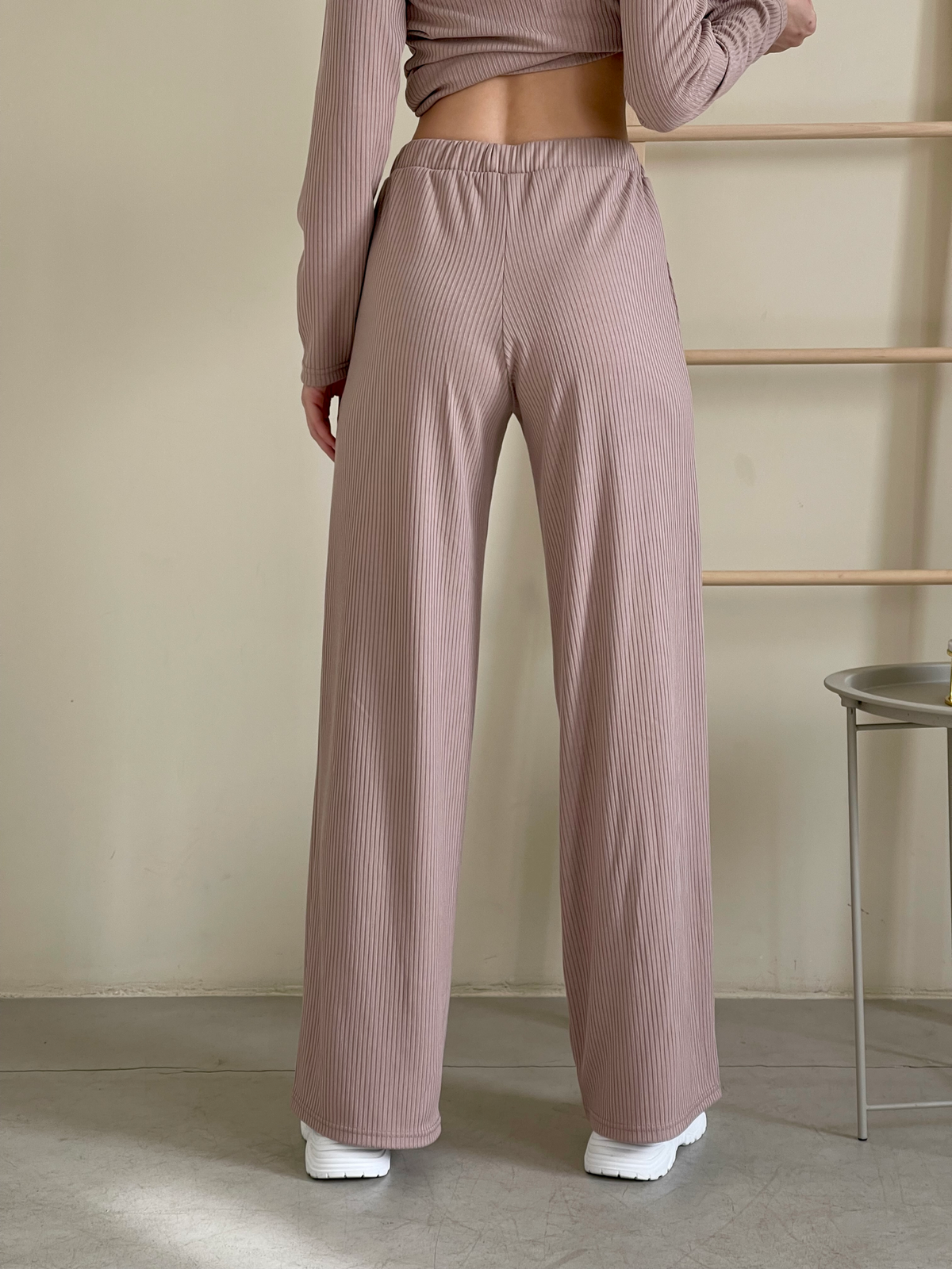Купити Костюм з широкими брюками в рубчик бежевий Merlini Менто 100001165, розмір 42-44 (S-M) в інтернет-магазині