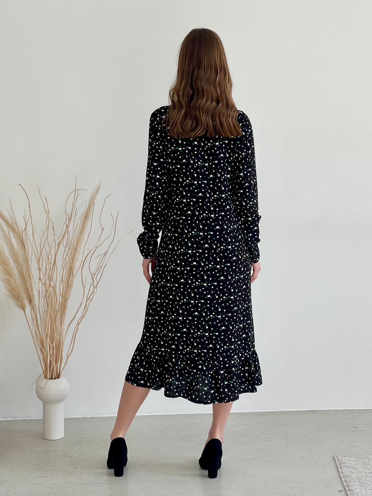 Купить Длинное платье в цветочек черное с длинным рукавом Merlini Фори 700001204, размер 42-44 (S-M) в интернет-магазине
