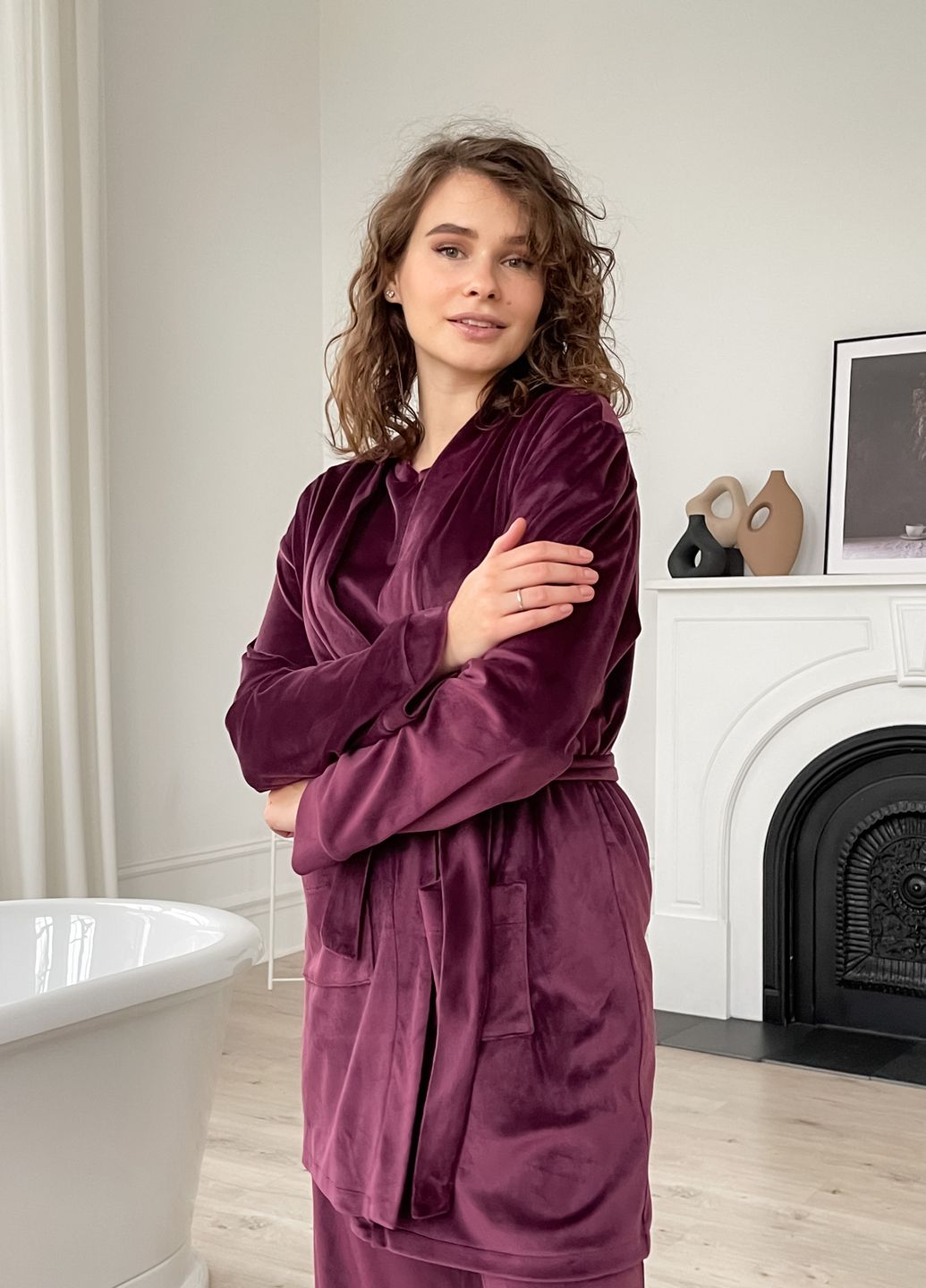 Теплая велюровая женская пижама 3: халат, брюки, футболка бордового цвета Merlini Буя 100000212, размер 42-44